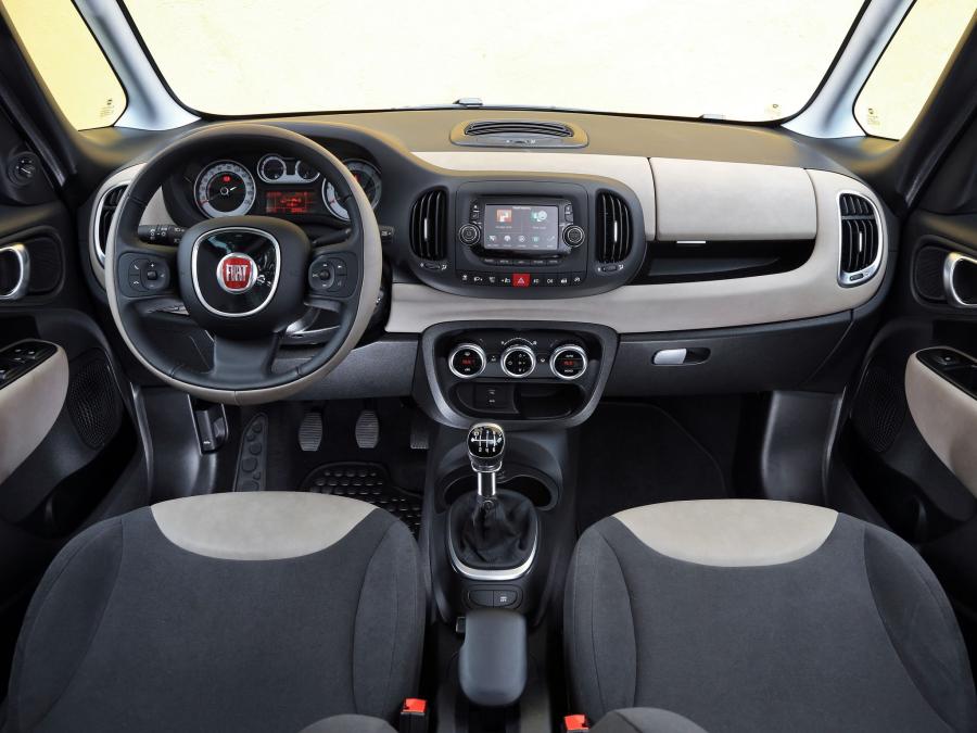  Fiat 500L Living 2013 года  (фото 25 из 34)